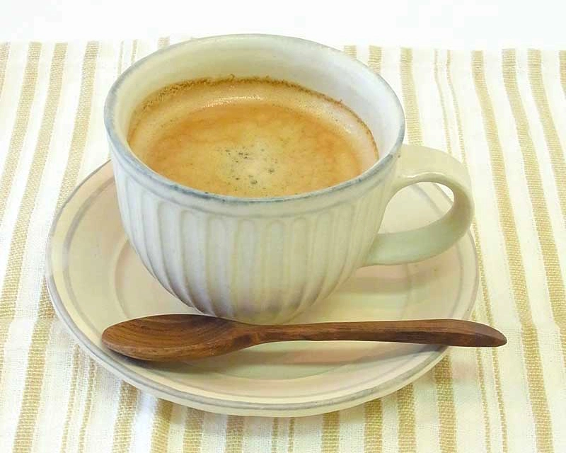 「玉作り」技法で作られたカップとソーサー